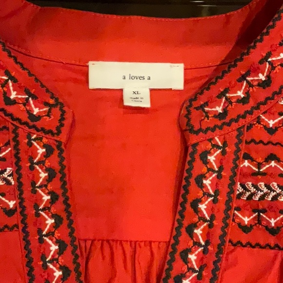 Beautiful red embroidery top!  First class style and details. classic, as new! - Picture 3 of 5